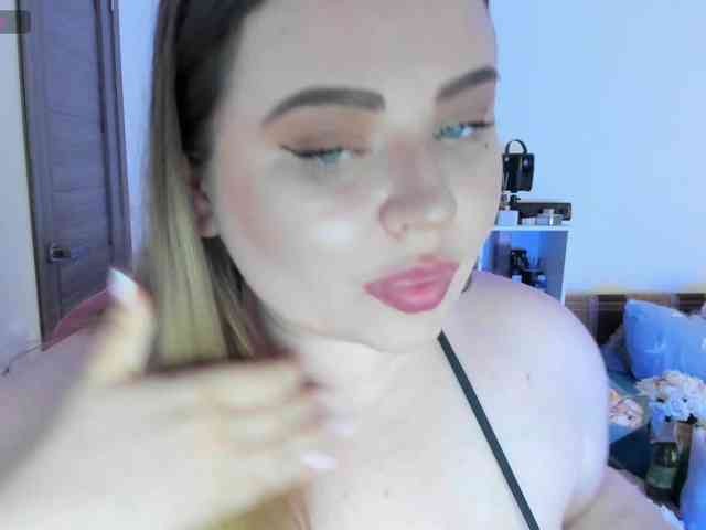 Shy_foxY webcam