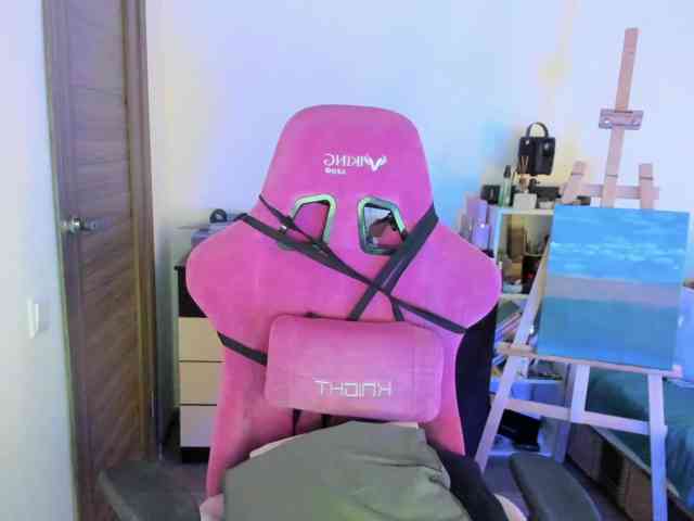 shy_foxy's live room