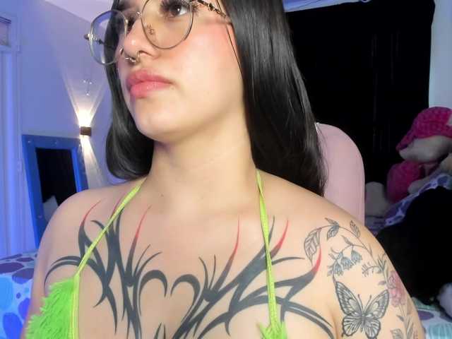 karolina-evans live cam on UnifiedCams