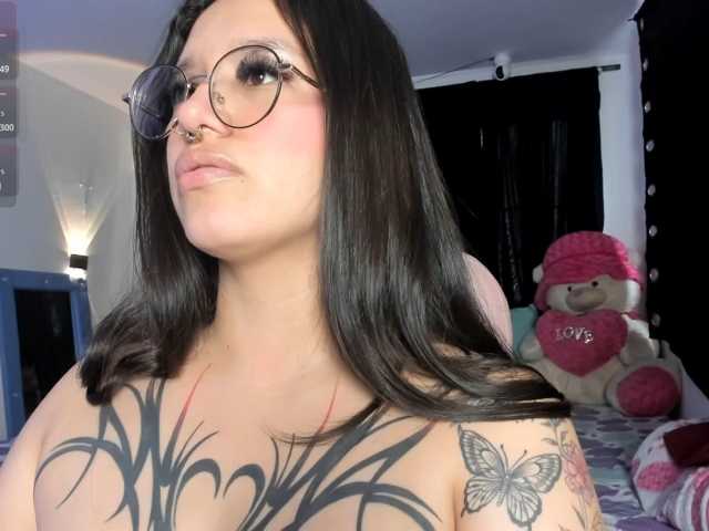 karolina-evans live cam on BongaCams
