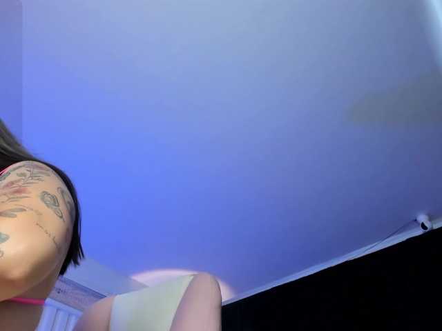 karolina-evans live cam on UnifiedCams