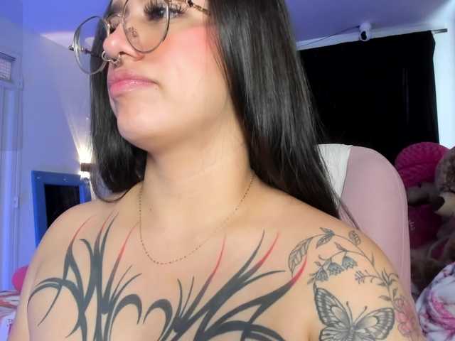 karolina-evans live cam on BongaCams