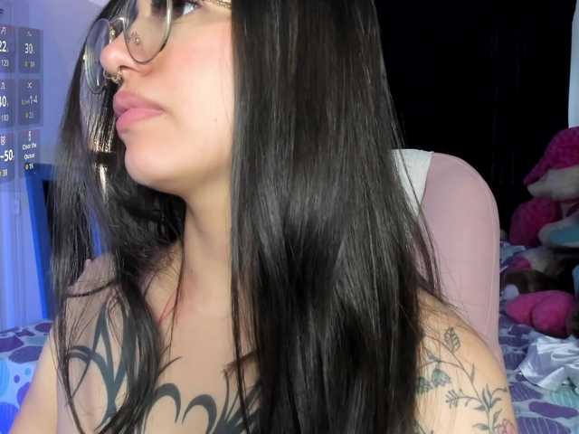 karolina-evans live cam on BongaCams