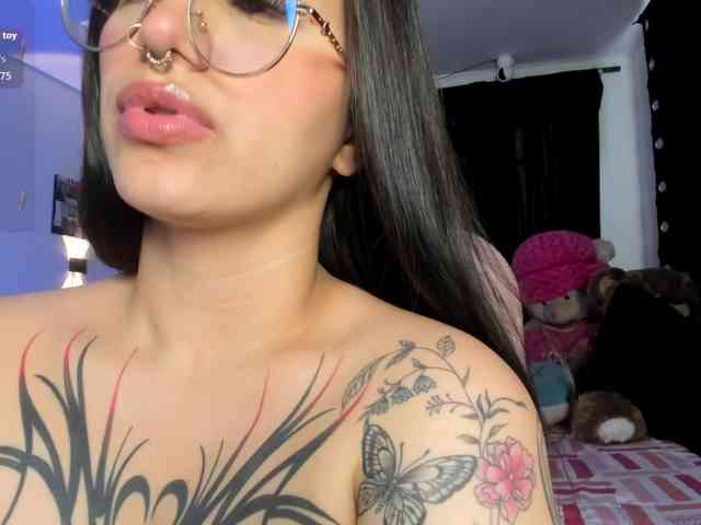 karolina-evans webcam