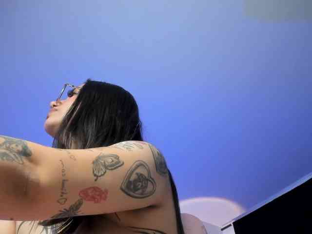 karolina-evans webcam