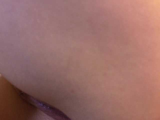 Emma-Blonde live cam on BongaCams