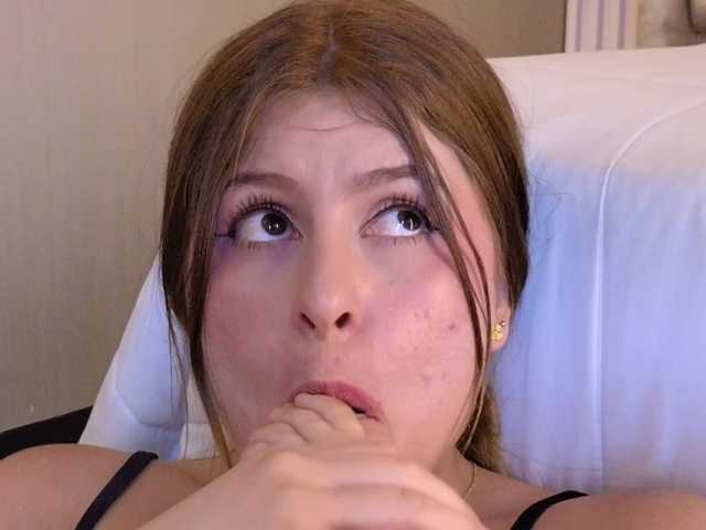 Emma-Blonde live webcam show