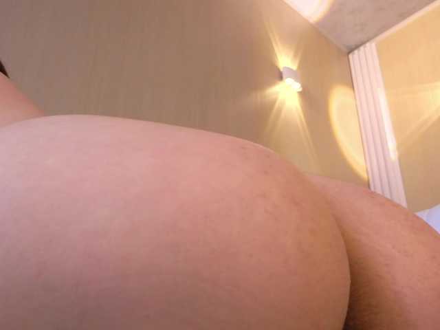 Emma-Blonde live cam preview