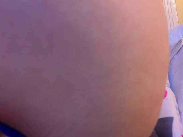 Emma-Blonde live cam on BongaCams