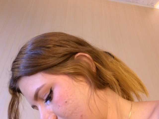 Emma-Blonde, live now on BongaCams