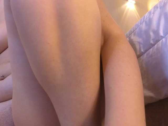 Emma-Blonde live cam on BongaCams