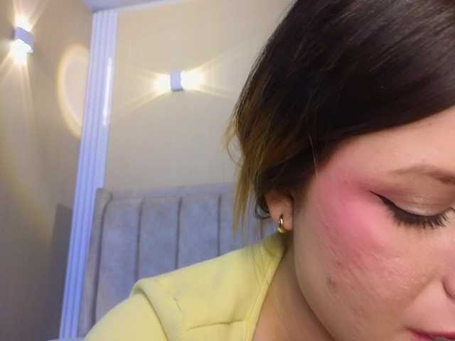 Emma-Blonde's BongaCams show and profile