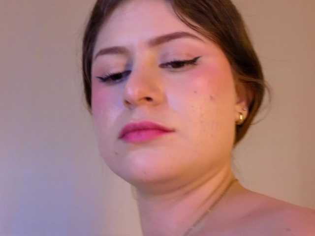 Emma-Blonde live webcam show