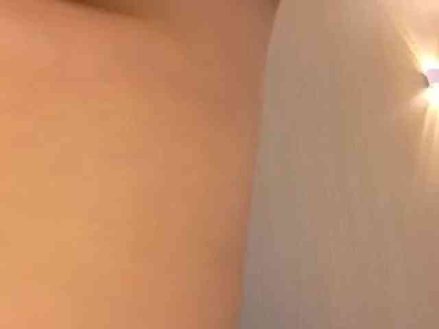 emma-blonde's live room