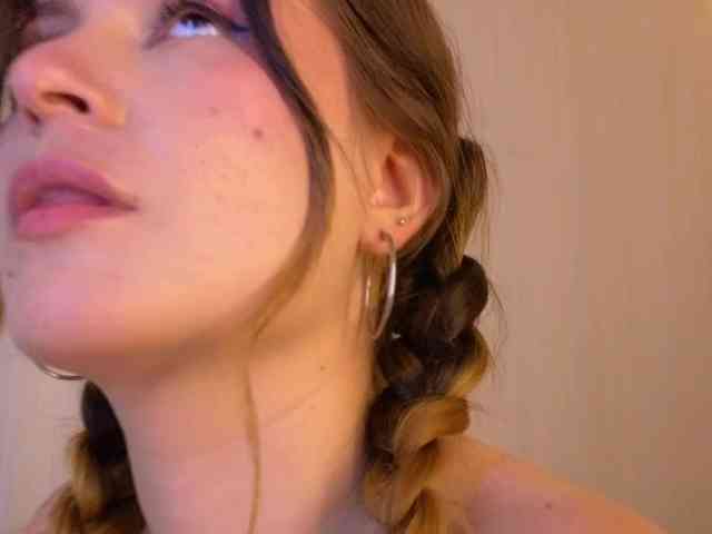 Emma-Blonde webcam