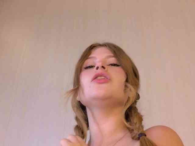 Modelo: Emma-Blonde