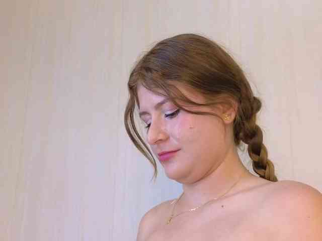 Emma-Blonde webcam