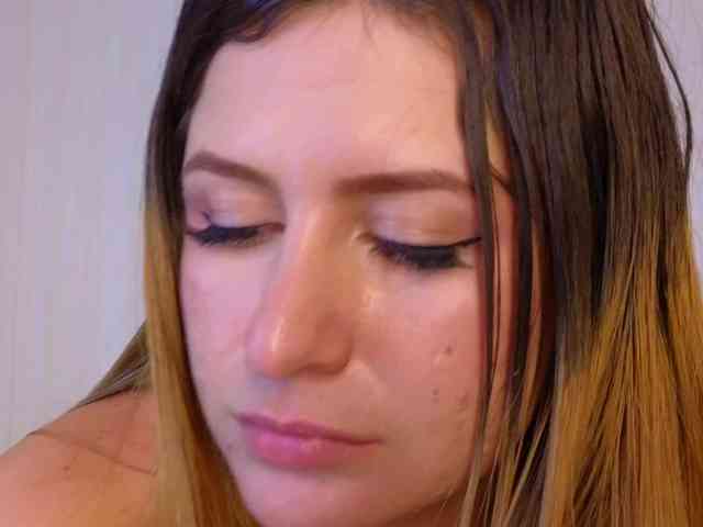 Emma-Blonde webcam