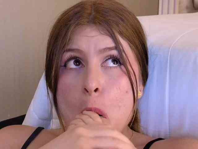 Emma-Blonde webcam