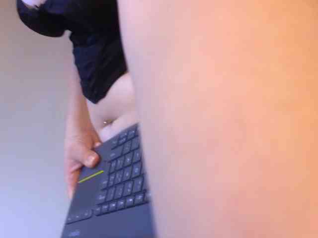 Emma-Blonde webcam