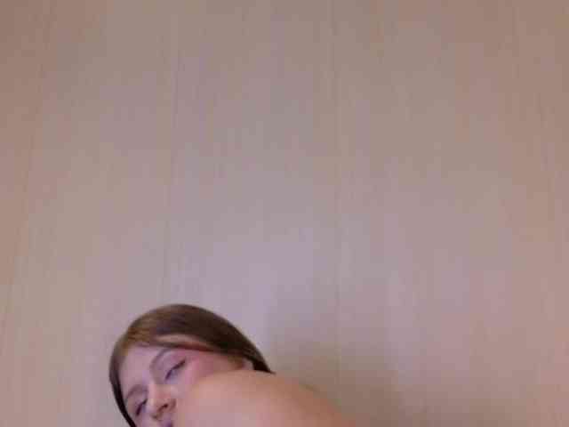 Emma-Blonde webcam