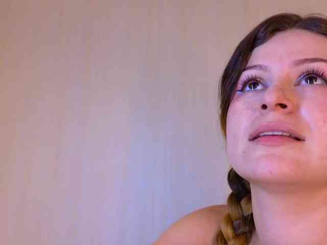 Emma-Blonde webcam