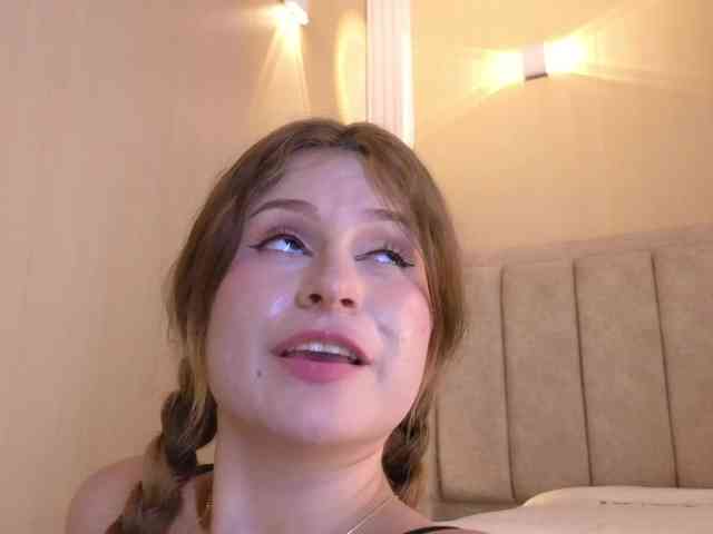 Emma-Blonde webcam