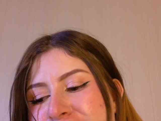 Emma-Blonde webcam