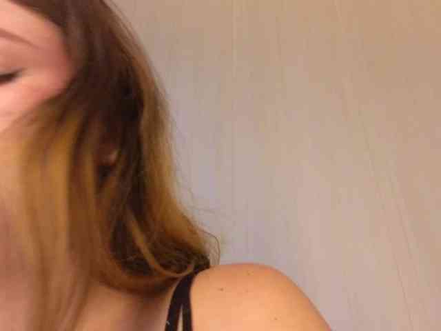 Emma-Blonde webcam