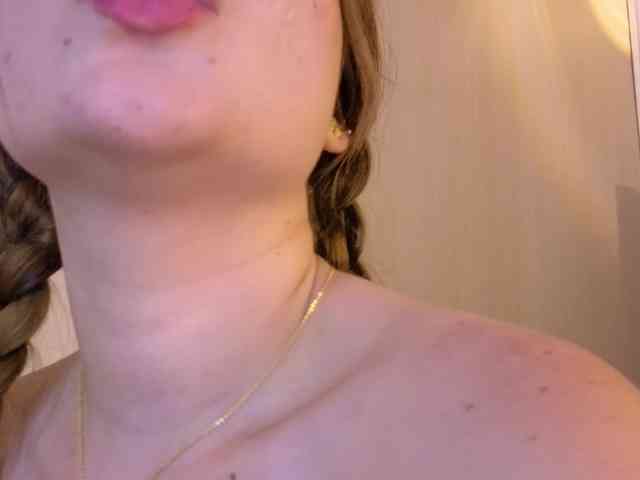 Emma-Blonde webcam