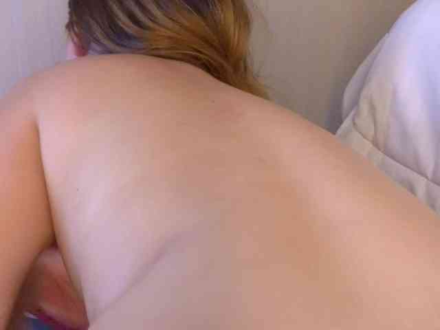 Emma-Blonde webcam