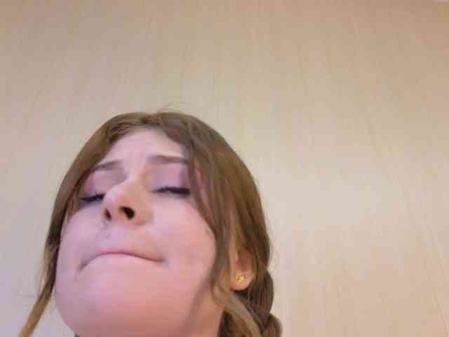 Emma-Blonde webcam