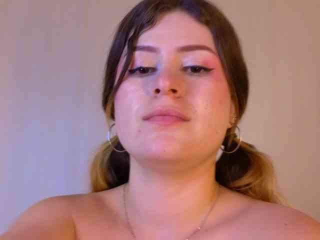 Emma-Blonde webcam