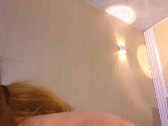 Emma-Blonde Emma-Blonde
