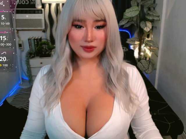 TsGiganticSelfsuckers live cam