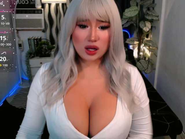 TsGiganticSelfsuckers live cam
