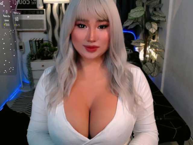 TsGiganticSelfsuckers live cam