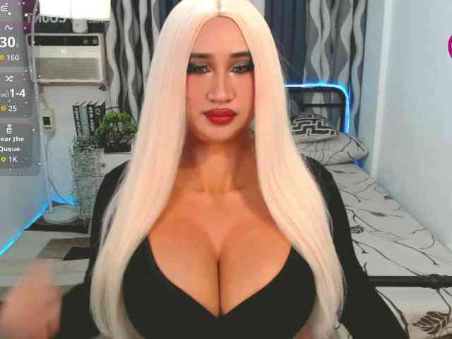 TsGiganticSelfsu... Live Webcam on BongaCams