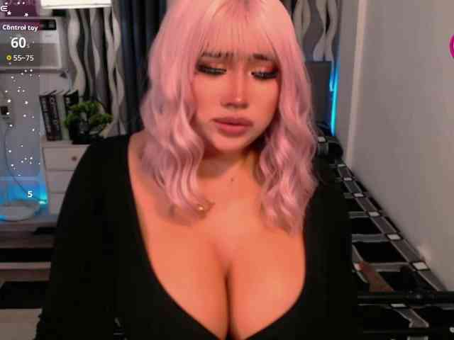 TsGiganticSelfsuckers Sex Cam Show