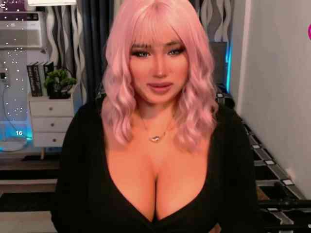TsGiganticSelfsu... Live Webcam on BongaCams