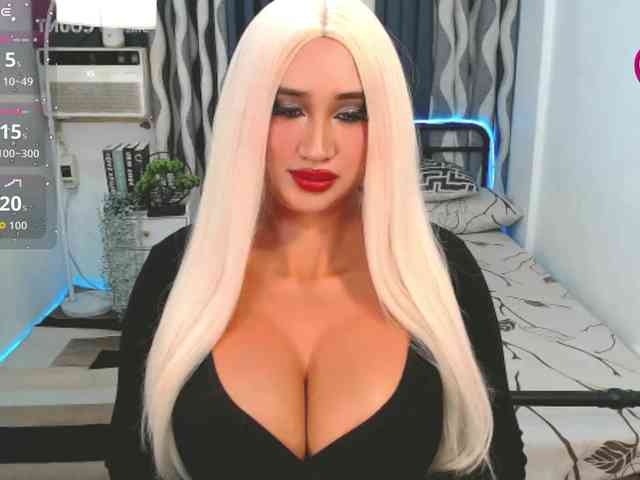 TsGiganticSelfsu... Live Webcam on BongaCams