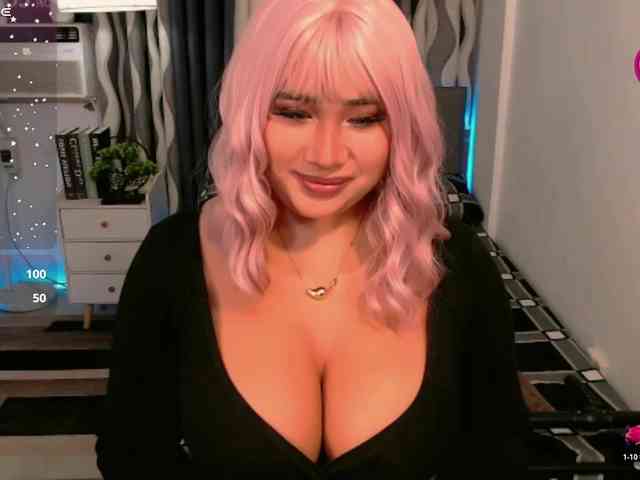TsGiganticSelfsu... Live Webcam on BongaCams