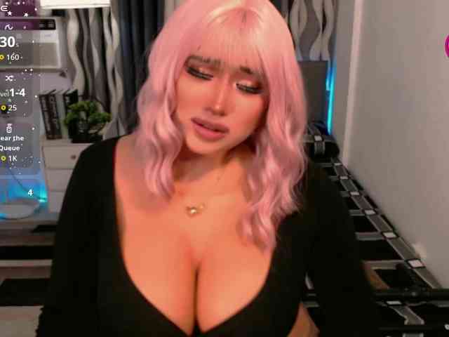 TsGiganticSelfsu... Live Webcam on BongaCams