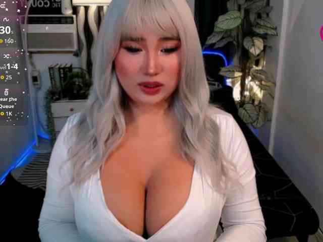 TsGiganticSelfsuckers Sex Cam Show