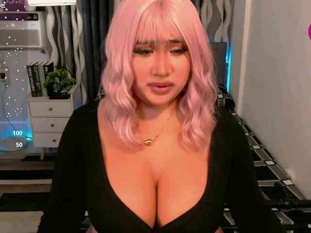 TsGiganticSelfsu... Live Webcam on BongaCams