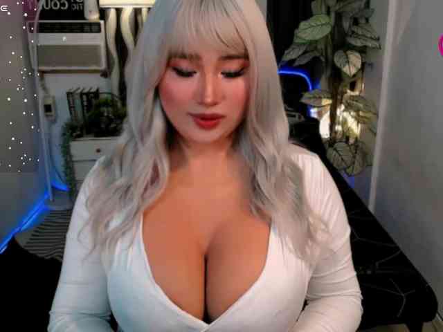 TsGiganticSelfsu... Live Webcam on BongaCams