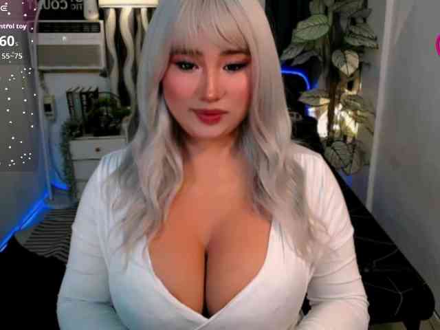 TsGiganticSelfsuckers Sex Cam Show