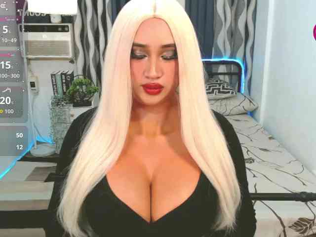 TsGiganticSelfsu... Live Webcam on BongaCams