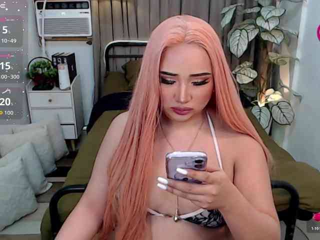 TsGiganticSelfsu... Live Webcam on BongaCams