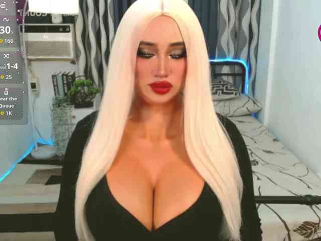 TsGiganticSelfsuckers Sex Cam Show